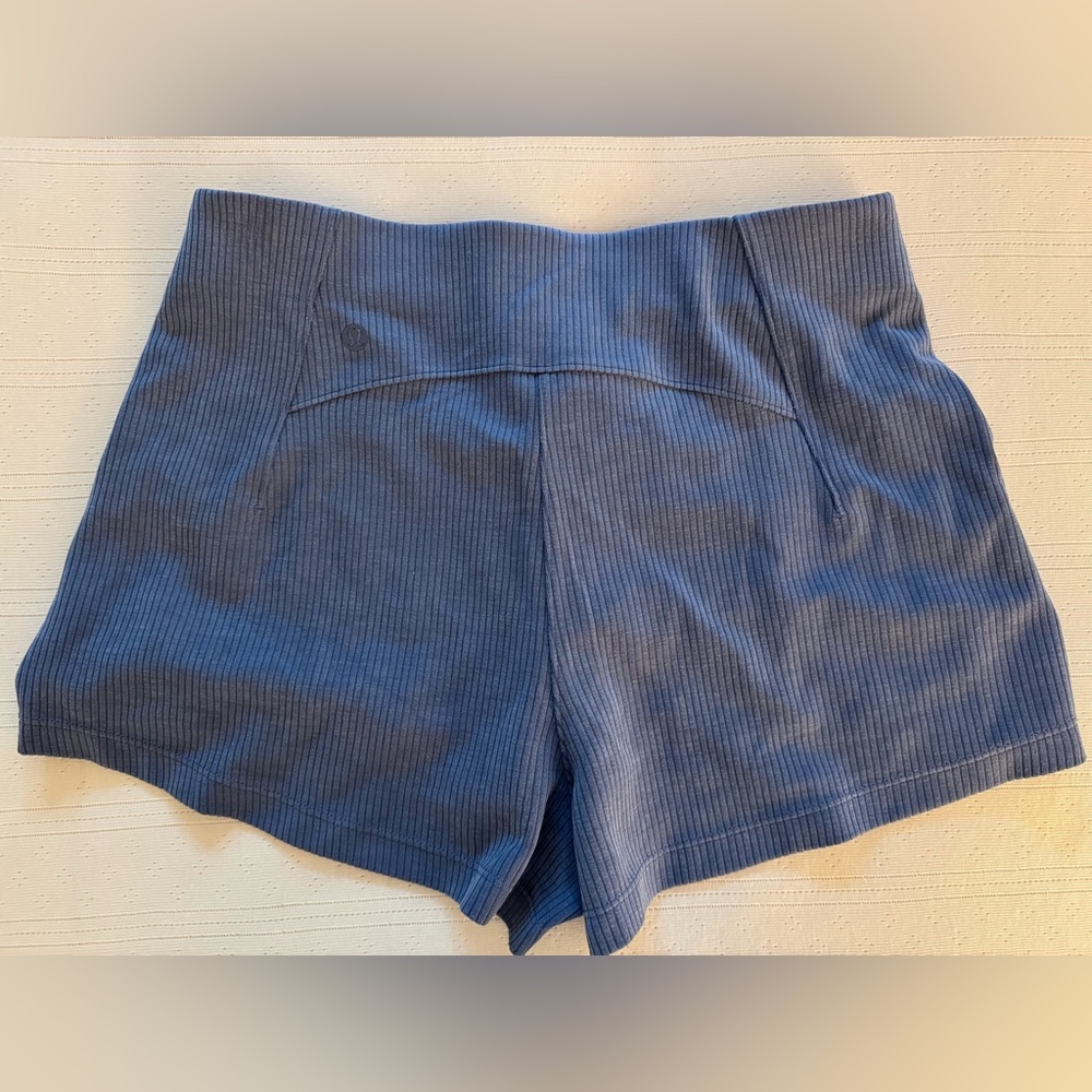 Lululemon Ribbed Softstreme High-Rise Short 2"